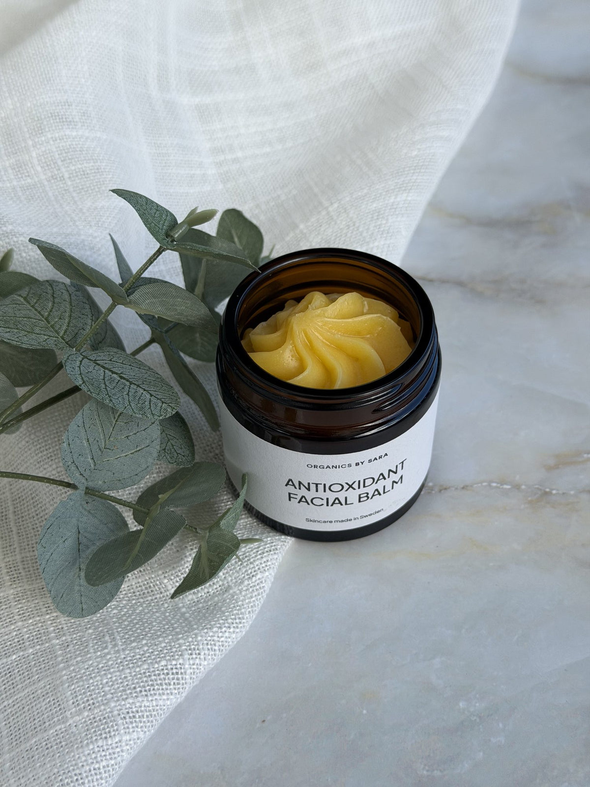 Öppen burk Antioxidant Face Balm med eukalyptus