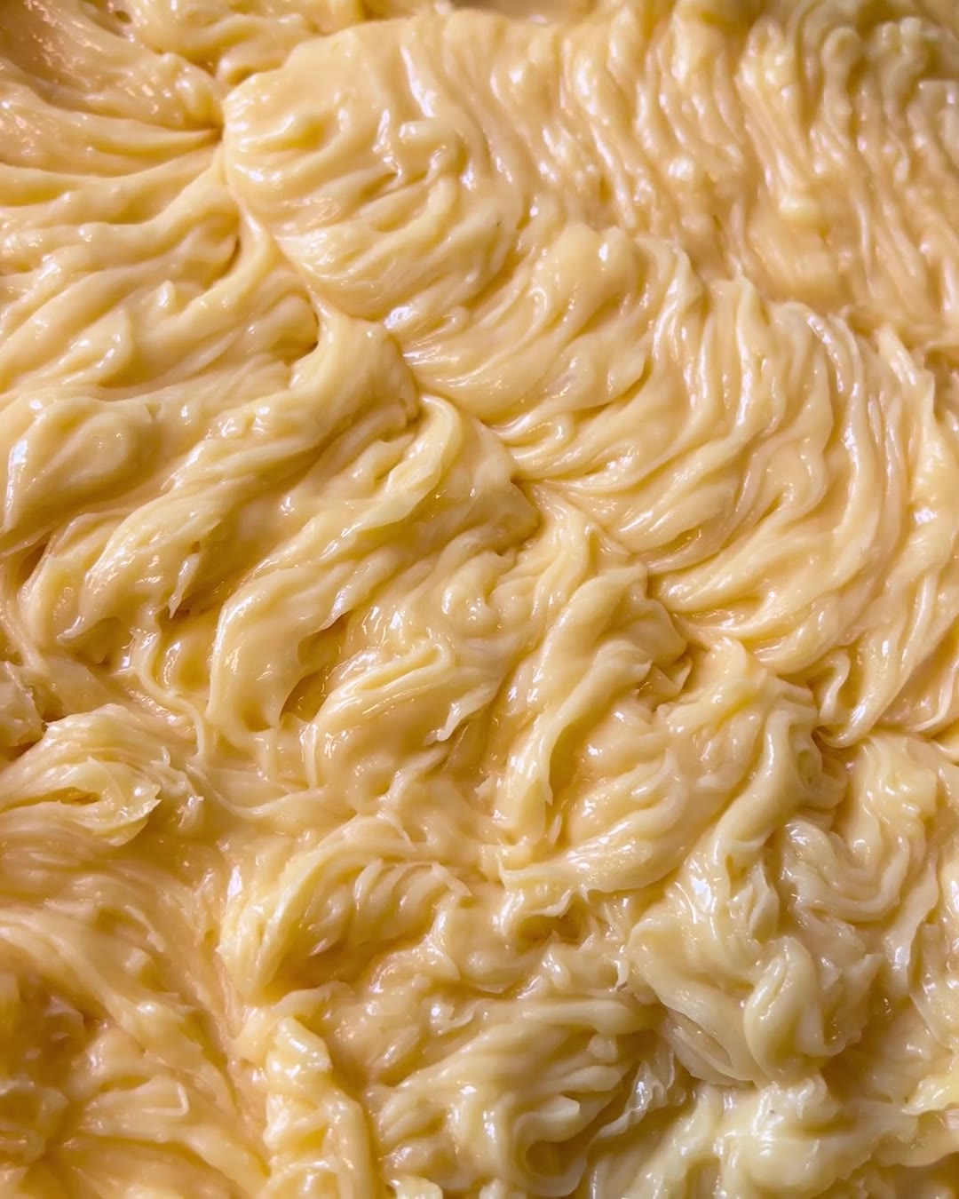 Handgjord hudvård vispas i produktionen